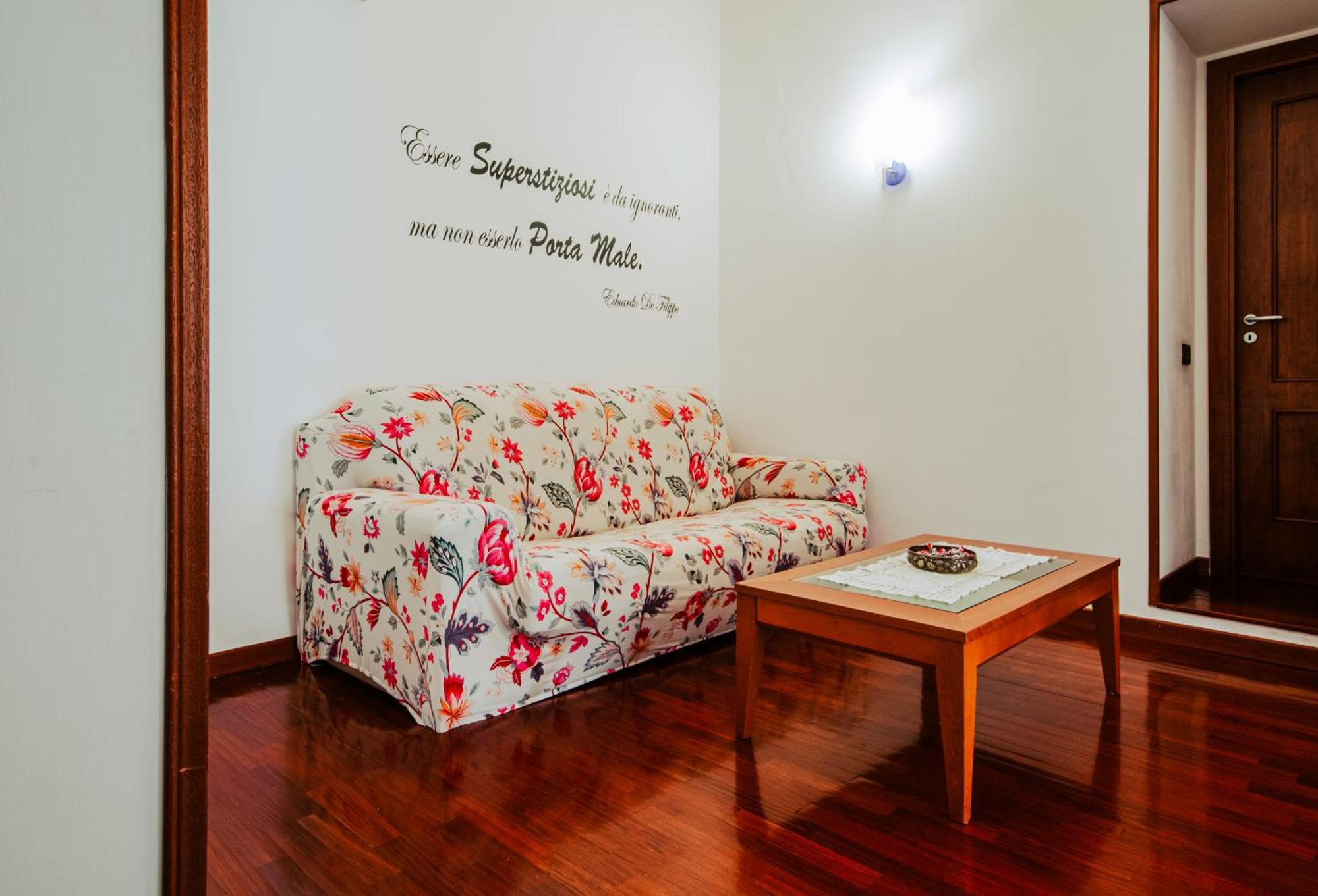 La Casa Di Scio Scio & La Stanza Di Scio Scio Διαμέρισμα Νάπολη Εξωτερικό φωτογραφία